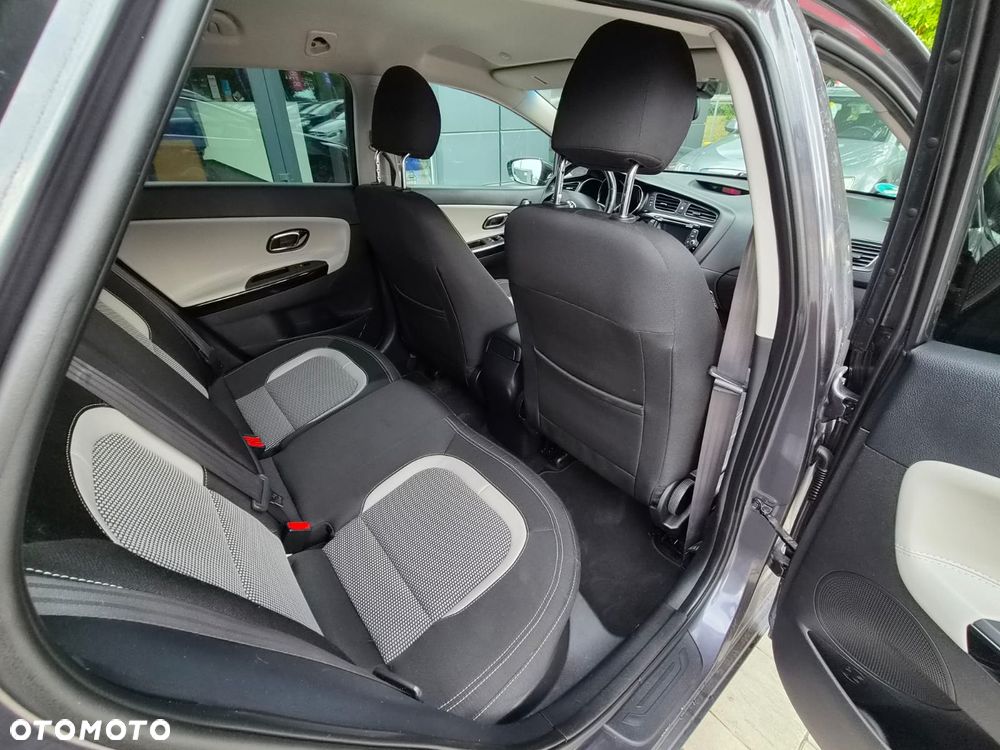 Kia Ceed - 25