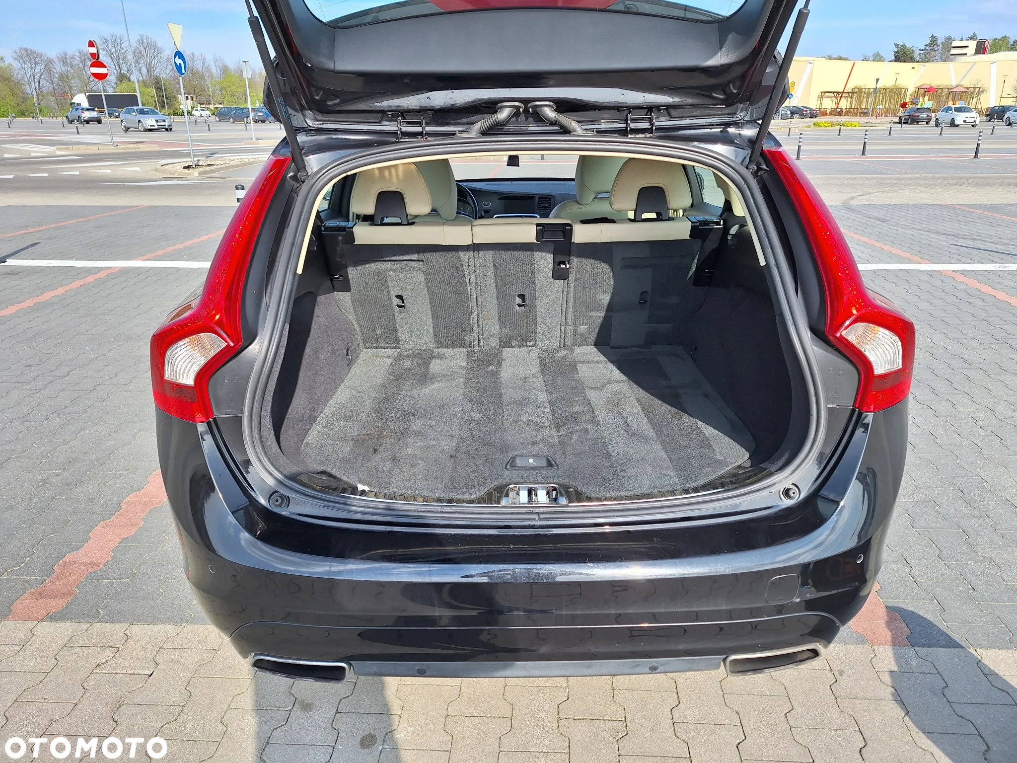 Volvo V60 T5 Drive-E Dynamic Edition (Kinetic) - 8
