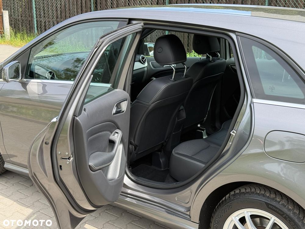 Mercedes-Benz Klasa B 180 BlueEFFICIENCY Edition Style - 18