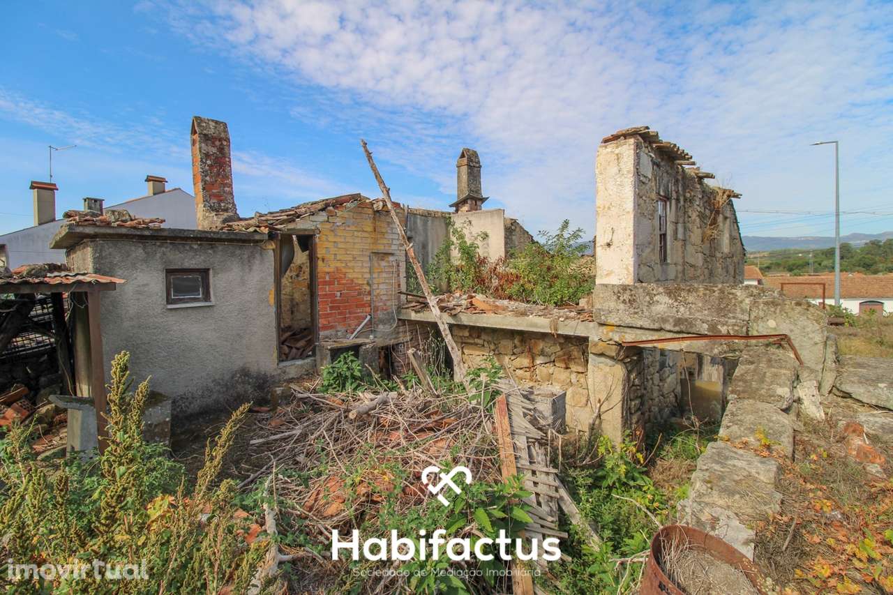Moradia em Pedra com Potencial Ilimitado em Tondela - Grande imagem: 5/27