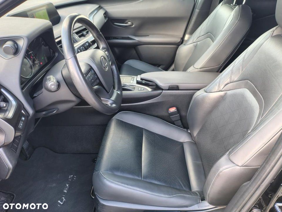 Lexus UX - 19