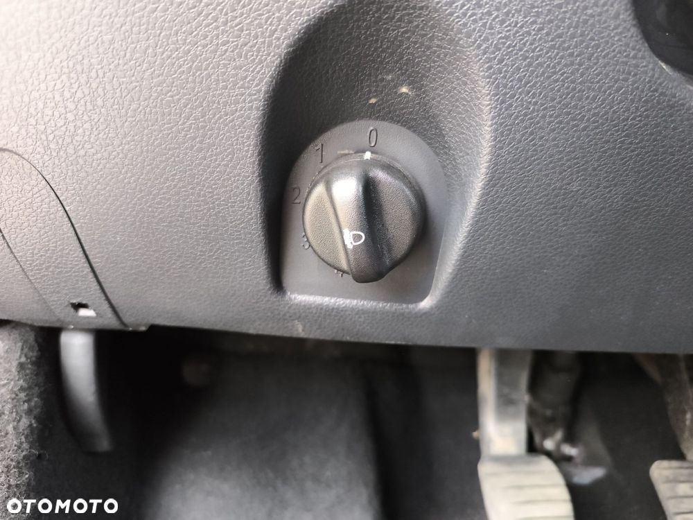 Dacia Sandero 1.2 16V Laureate - 28