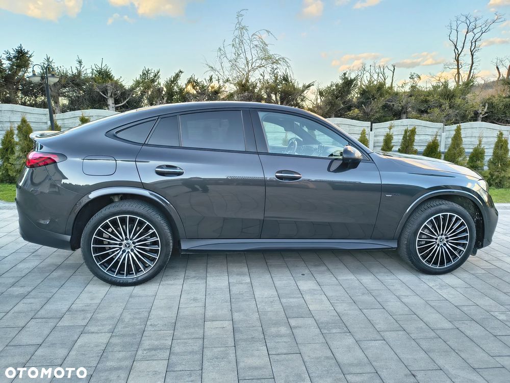 Mercedes-Benz GLC 300 4Matic 9G-TRONIC AMG Line Plus - 4