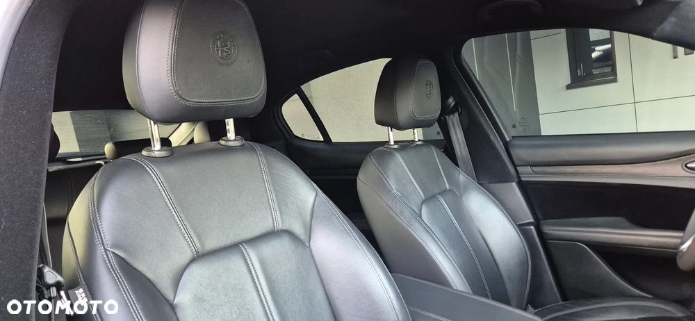 Alfa Romeo Stelvio 2.0 Turbo 16V AT8-Q4 Super - 19