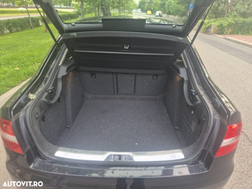 Skoda Superb 2.0 TDI Elegance DSG - 12