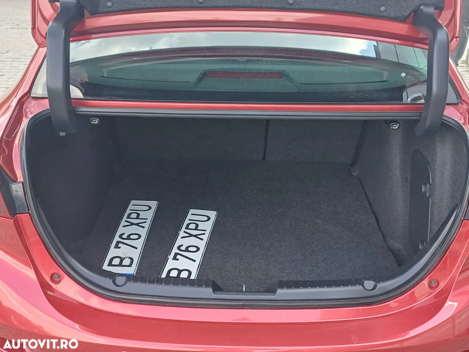 Mazda 3 G120 Attraction - 8