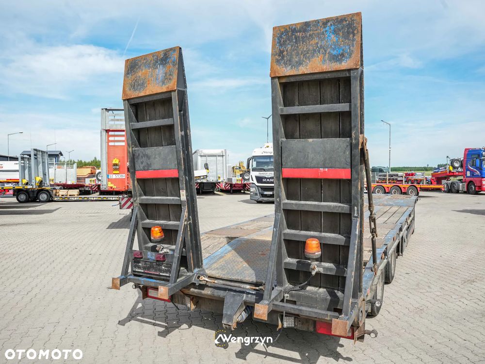 Inny BAUER FAHRZEUGBAU | Przyczepa 3 osiowa z najazdami hydraulicznymi - 27