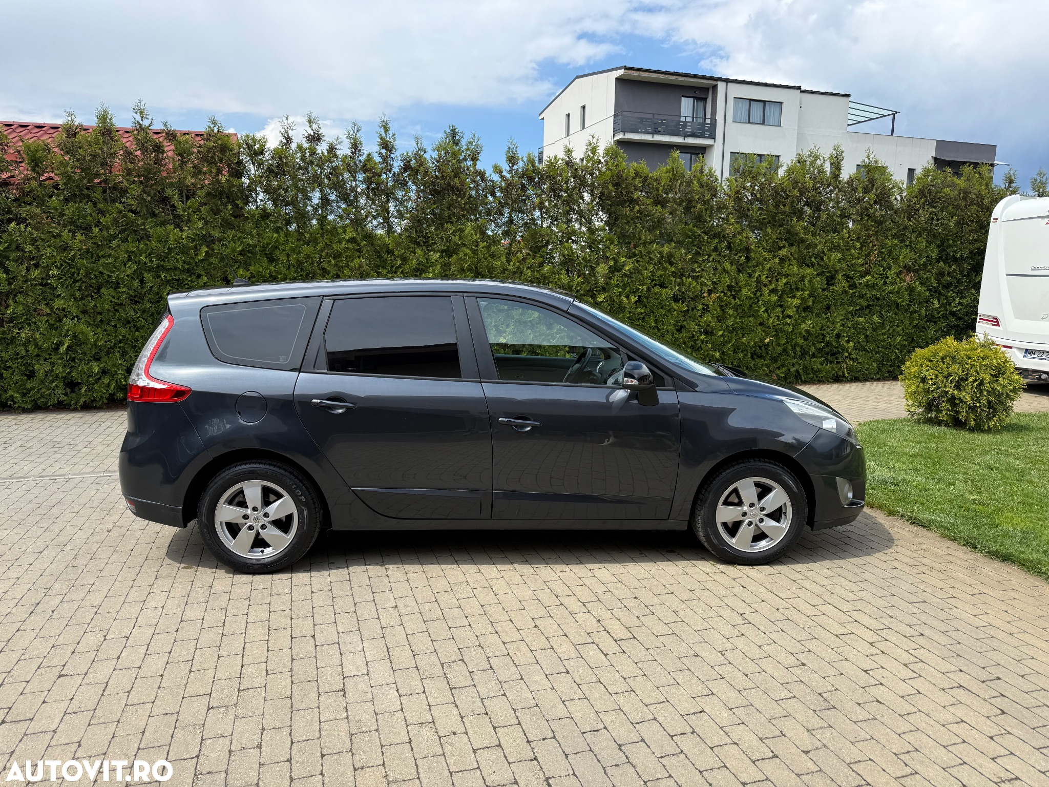 Renault Grand Scenic dCi 110 EDC Bose Edition - 29