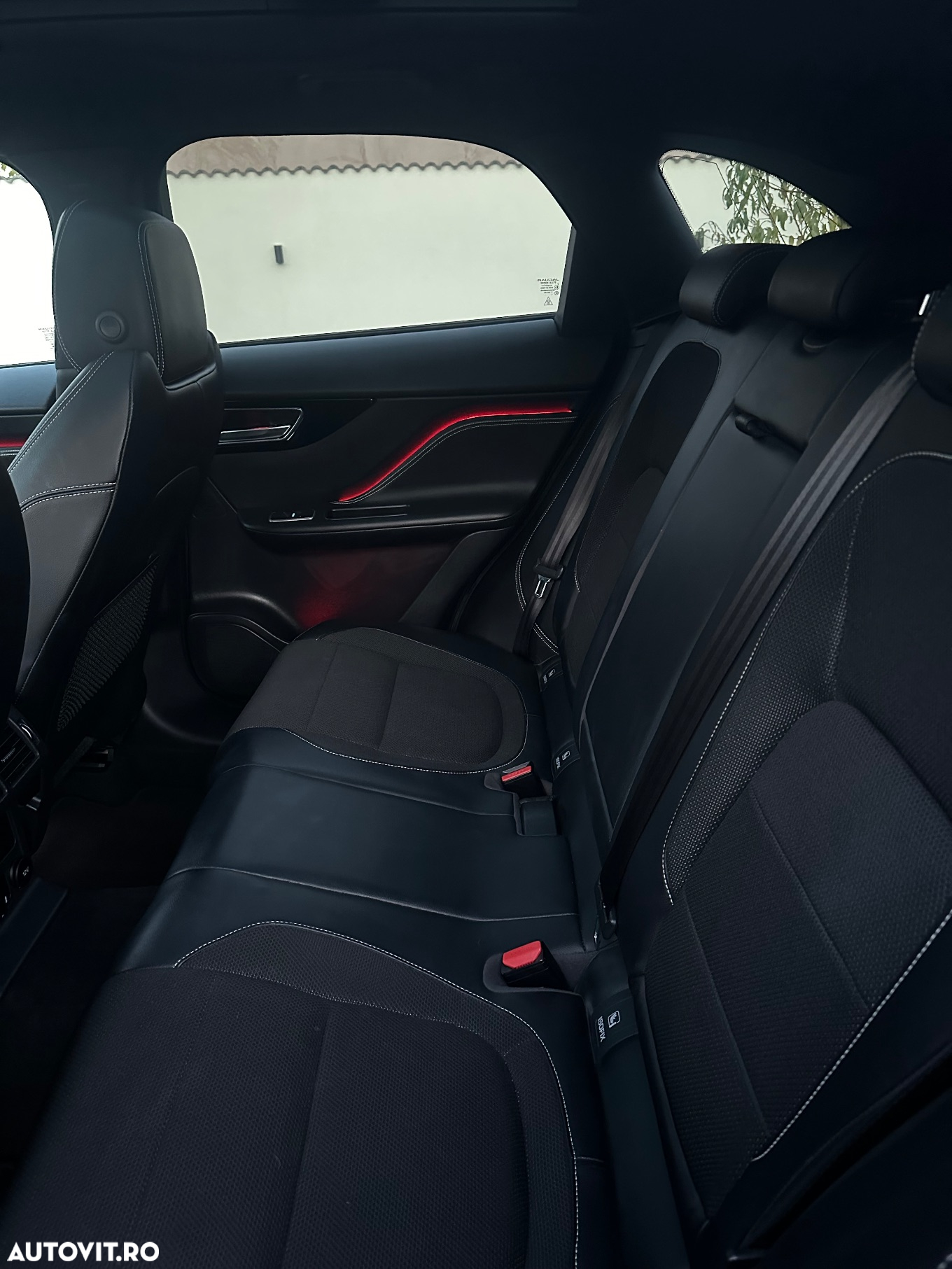 Jaguar F-Pace 25d AWD Aut. R-Sport - 10