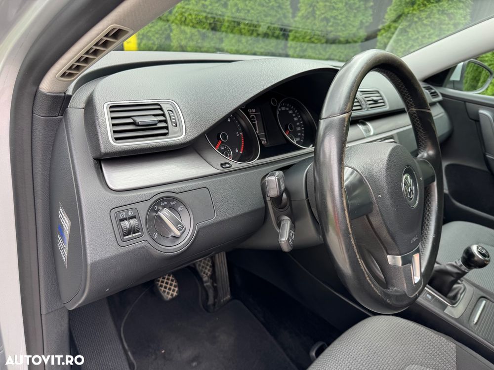 Volkswagen Passat - 8