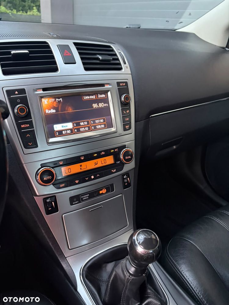 Toyota Avensis - 12