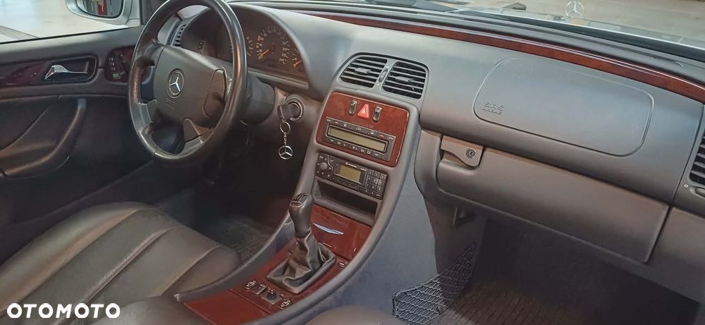 Mercedes-Benz CLK - 20