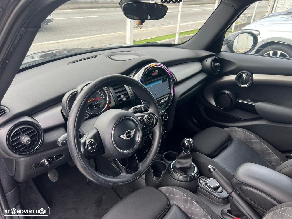 MINI 5 Portas Cooper D - 11