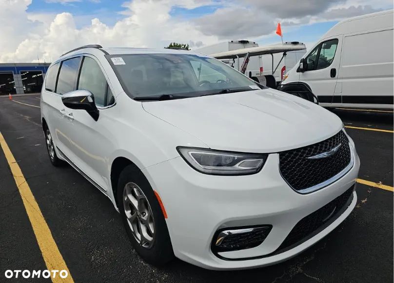 Chrysler Pacifica - 2