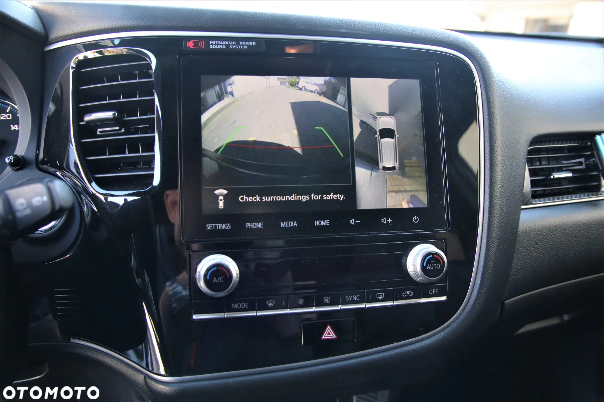 Mitsubishi Outlander 2.0 4WD Plug-In Hybrid - 33