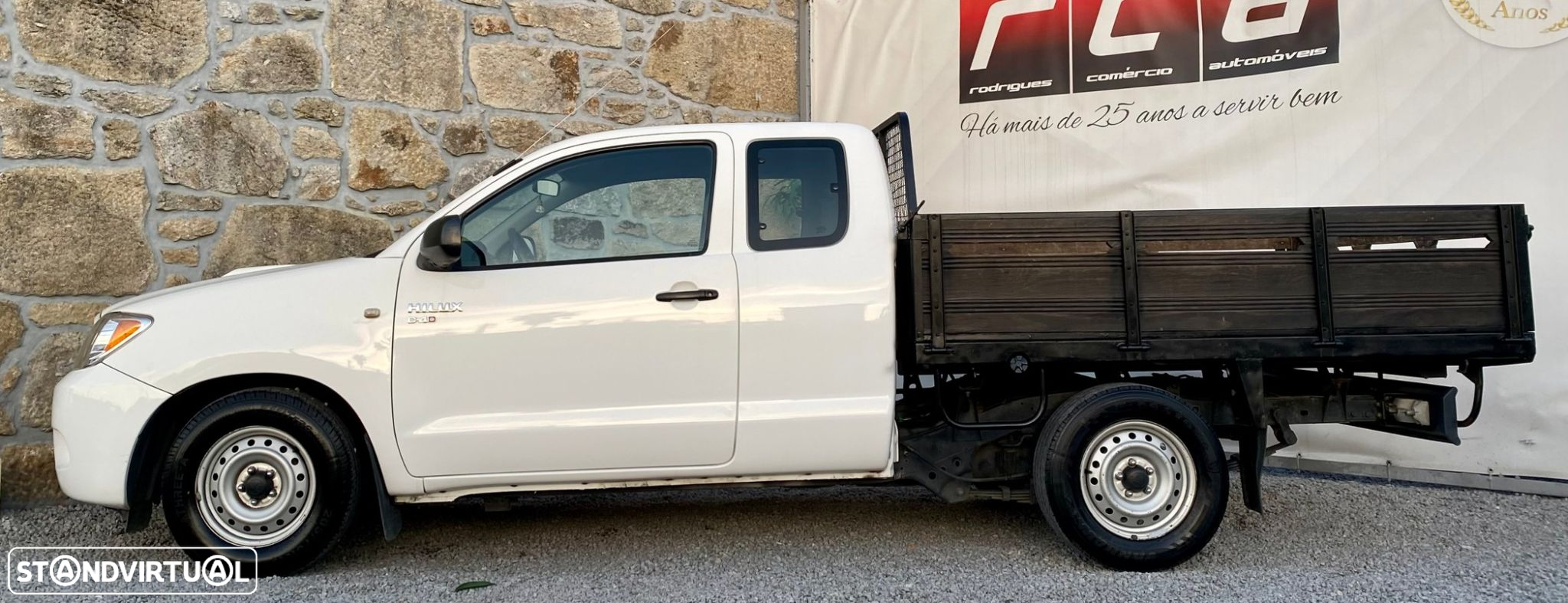 Toyota Hilux 2.5 D-4D 2WD CE PM+AC - 32