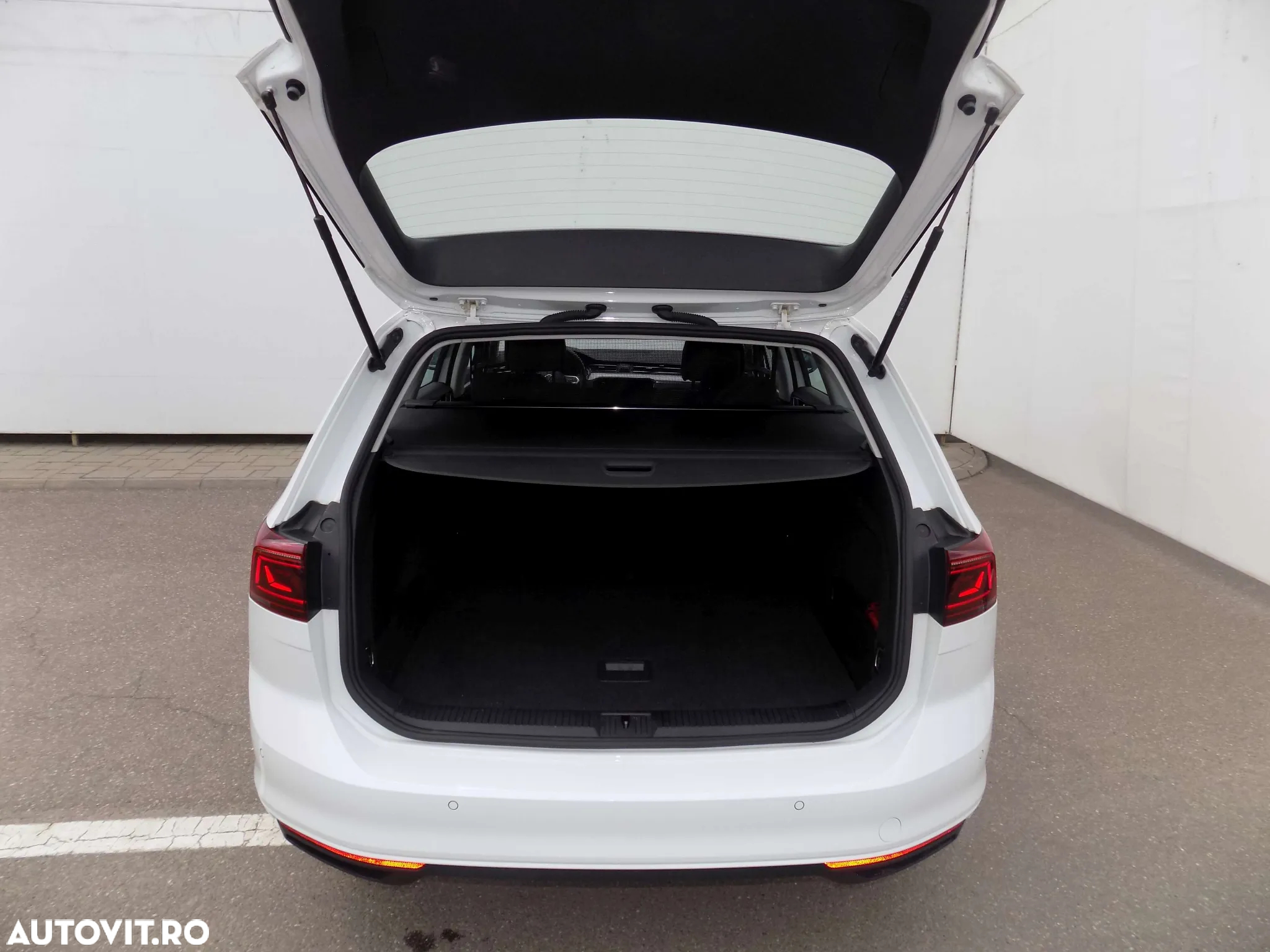 Volkswagen Passat Variant 2.0 TDI DSG Business - 26
