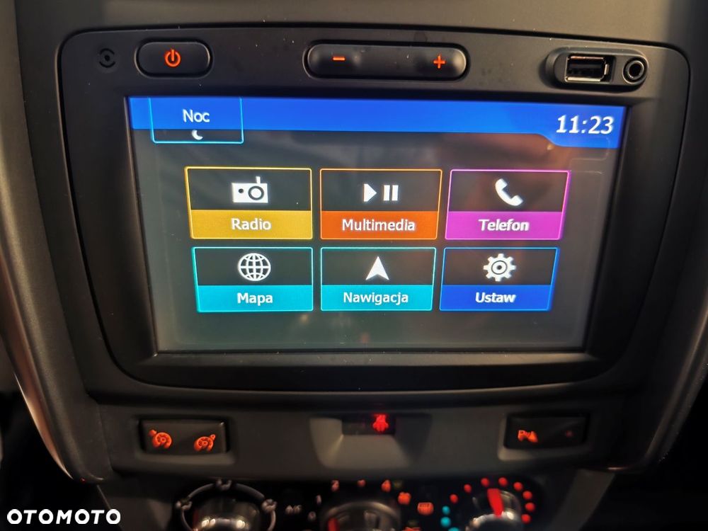Dacia Duster 1.6 SCe Laureate S&S - 11
