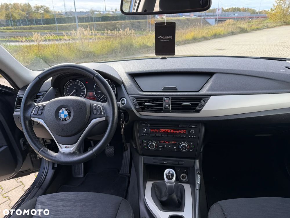 BMW X1 sDrive18i - 11