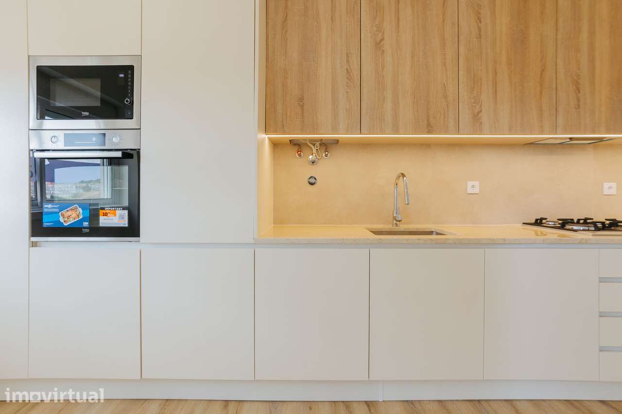 T2 Duplex  remodelado com 2 casa de banho - Grande imagem: 2/35