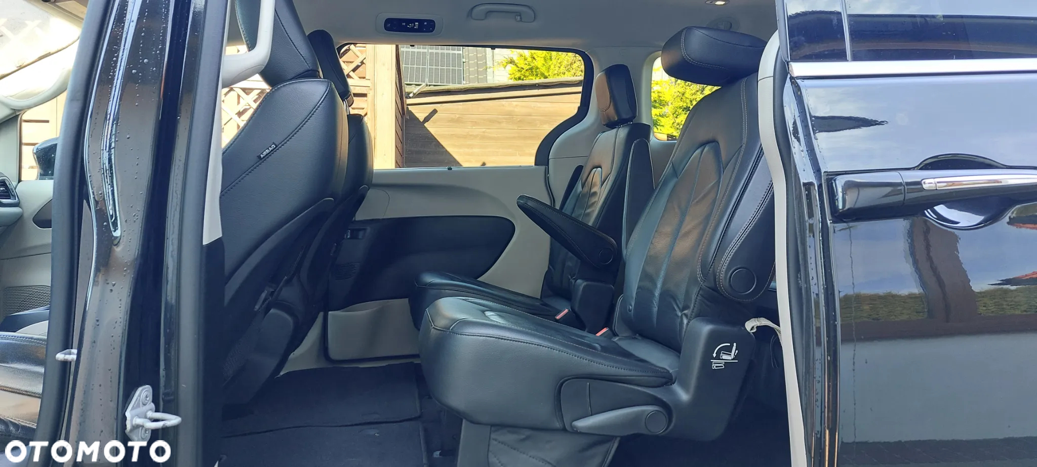 Chrysler Pacifica - 16