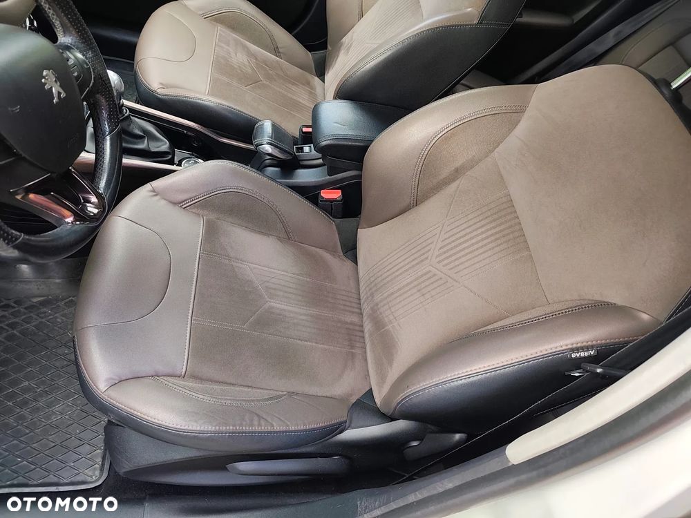 Peugeot 2008 1.6 e-HDi Allure S&S - 7