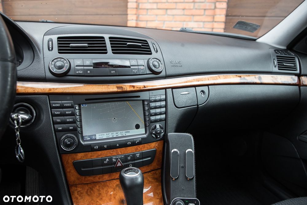 Mercedes-Benz Klasa E 220 CDI Automatik Elegance - 24