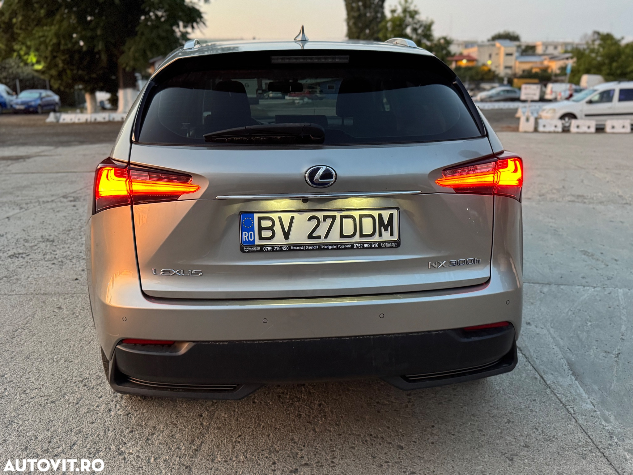 Lexus Seria NX 300h AWD Business - 6