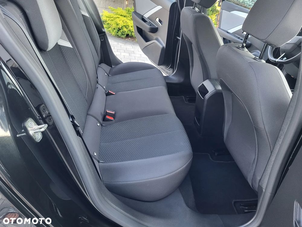 Opel Astra 1.2 Turbo Business Edition - 17