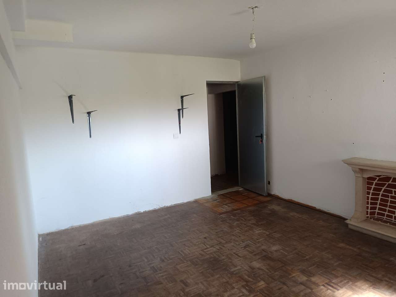 Carcavelos-Parede arrenda-se arrecadação - Grande imagem: 3/5