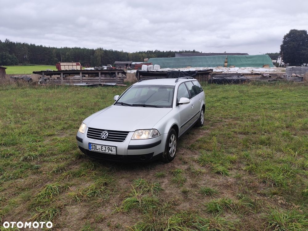 Volkswagen Passat - 1