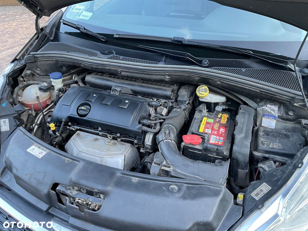 Peugeot 208 - 20