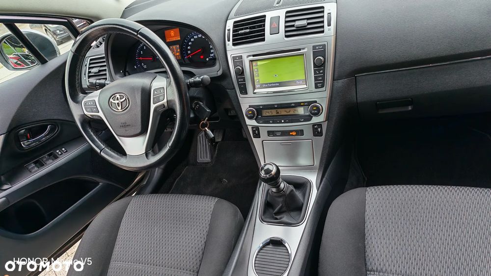 Toyota Avensis 1.8 Comfort - 14