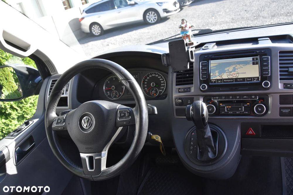 Volkswagen Caravelle - 12