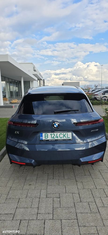 BMW iX xDrive60 - 5