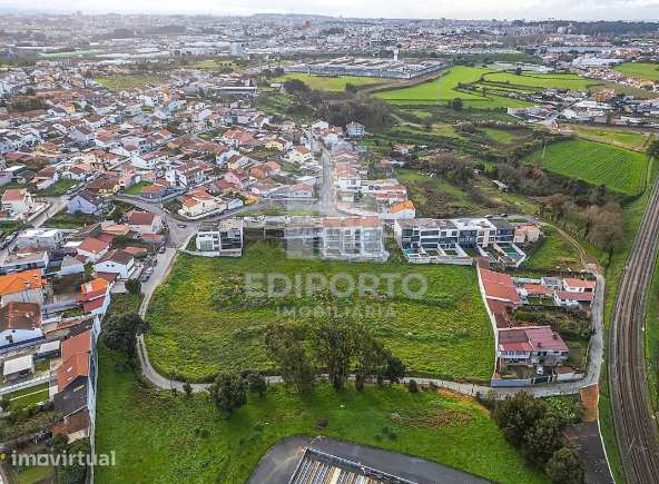 Terreno com Projeto Aprovado para 22 Moradias T3 +1 e T4 em Leça do B - Grande imagem: 5/12