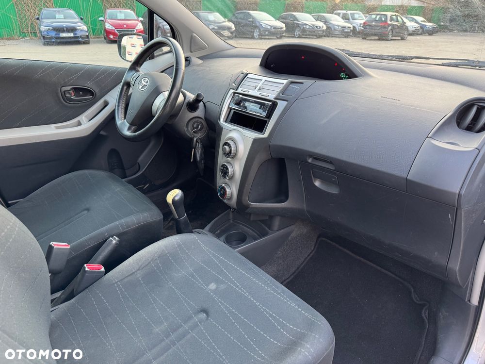 Toyota Yaris 1.3 VVT-i Sol - 9