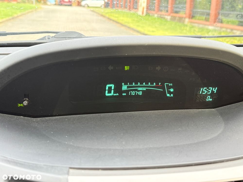 Toyota Yaris 1.33 VVT-i Executive - 14