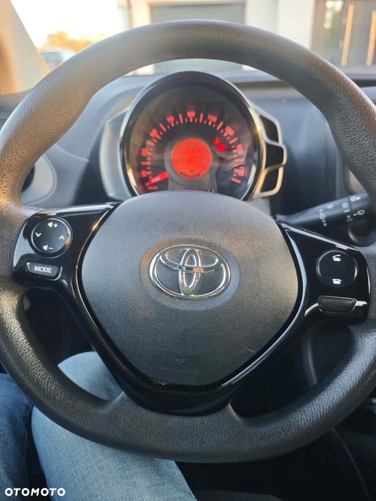 Toyota Aygo x-business - 11