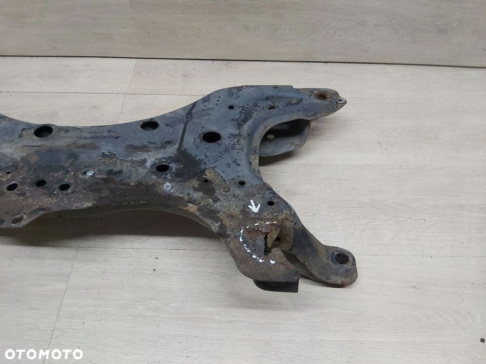 Toyota Corolla E12 Sedan Sanki przód belka kołyska JAPONIA - 4