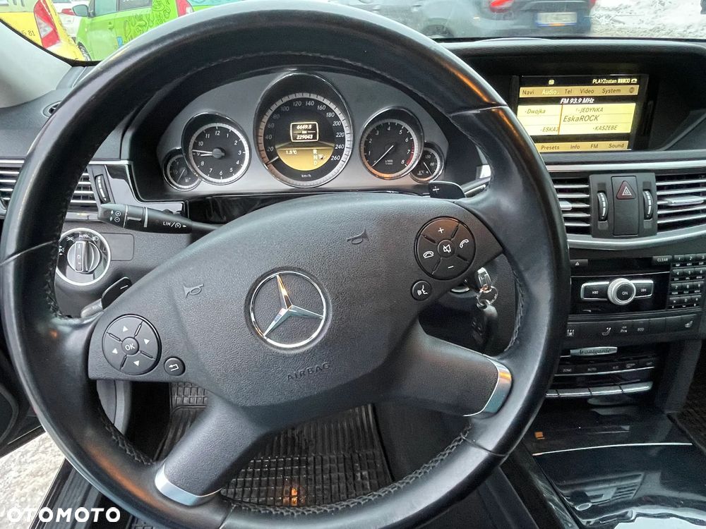Mercedes-Benz Klasa E 200 CGI BlueEFFICIENCY Automatik Avantgarde - 13