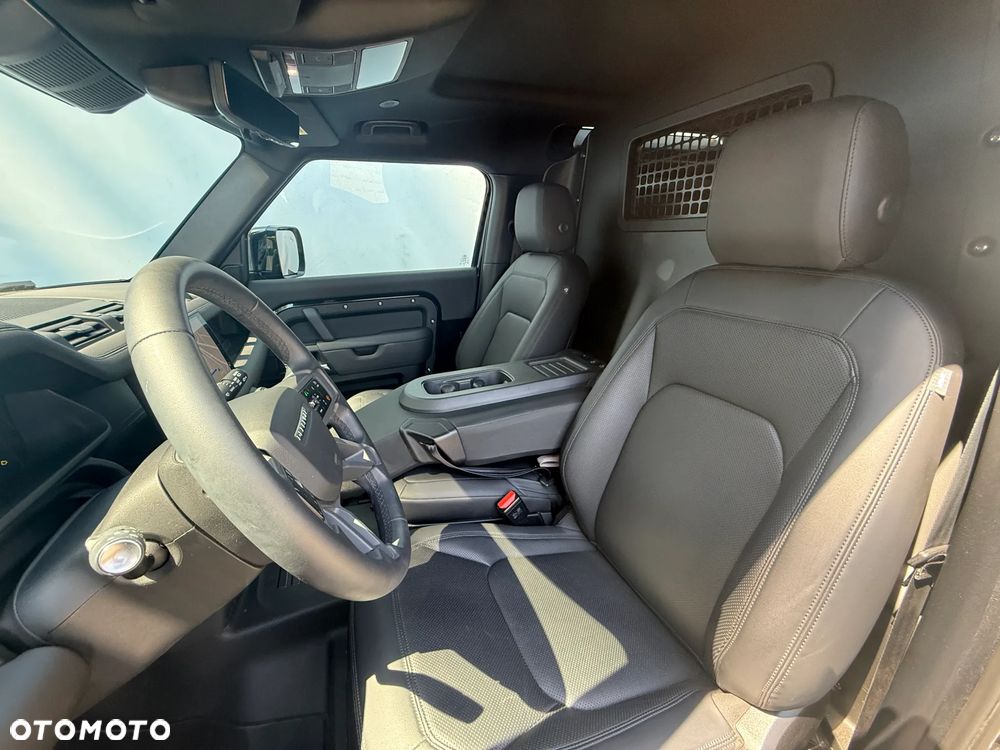 Land Rover Defender 3.0 D250 mHEV X-Dynamic SE - 14