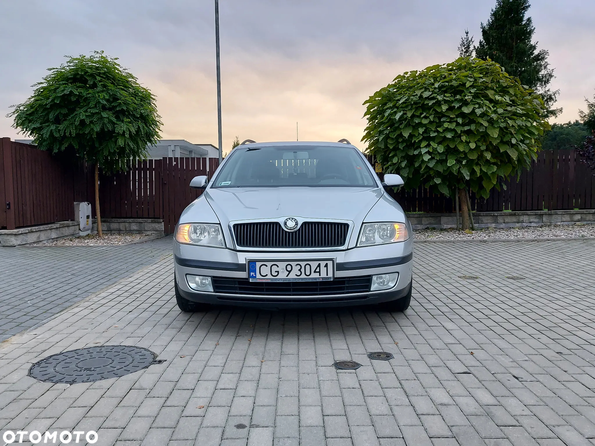 Skoda Octavia 1.6 FSI Ambiente - 4