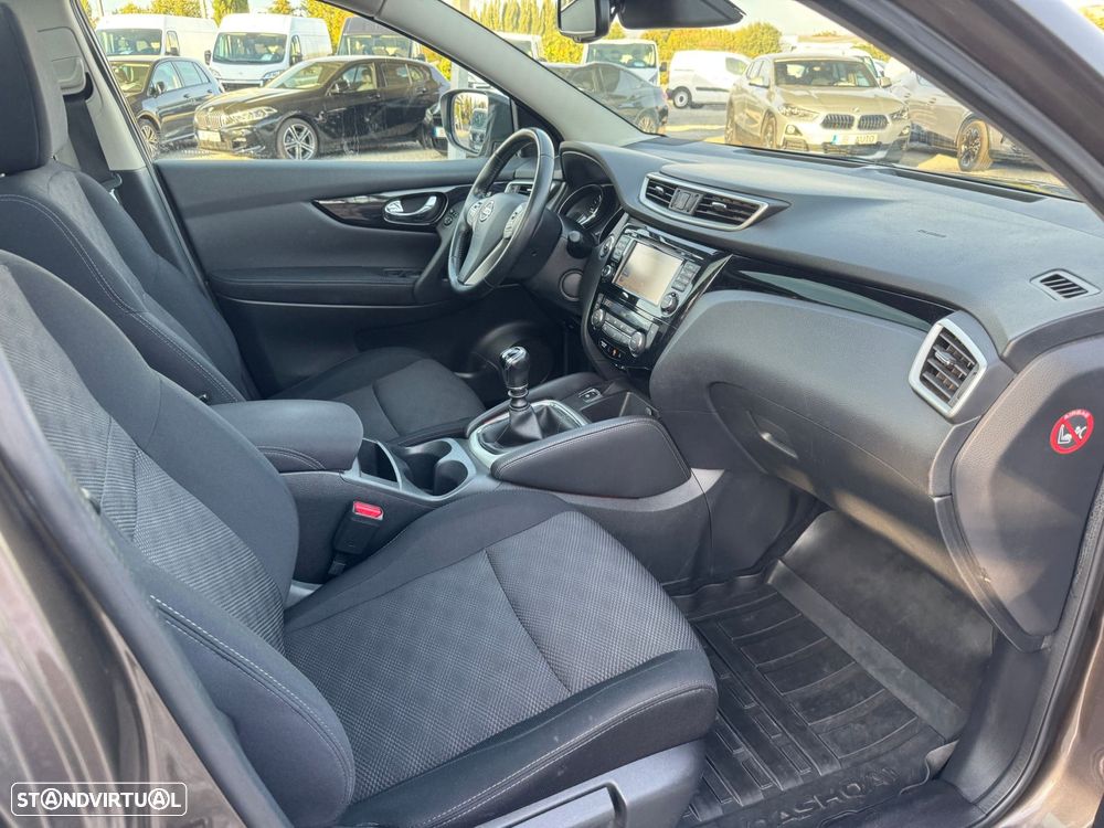 Nissan Qashqai 1.5 dCi N-Connecta 18 - 10