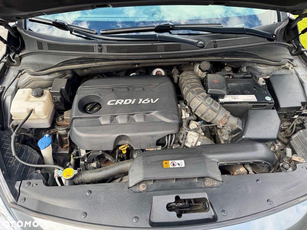 Hyundai i40 i40cw 1.7 CRDi Automatik Fifa World Cup Edition Gold - 32