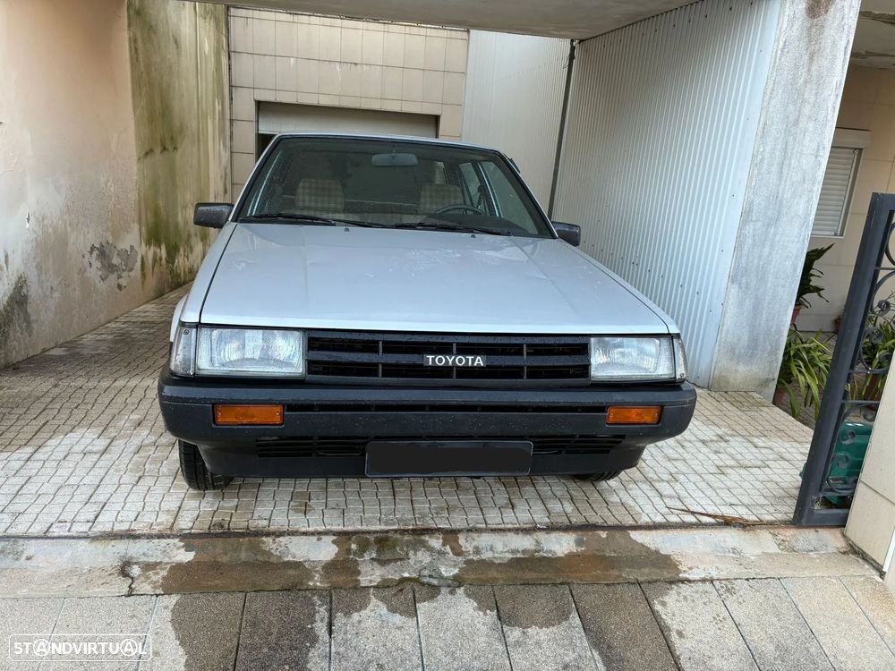 Toyota Corolla Sedan 1.3 Silver Line - 2