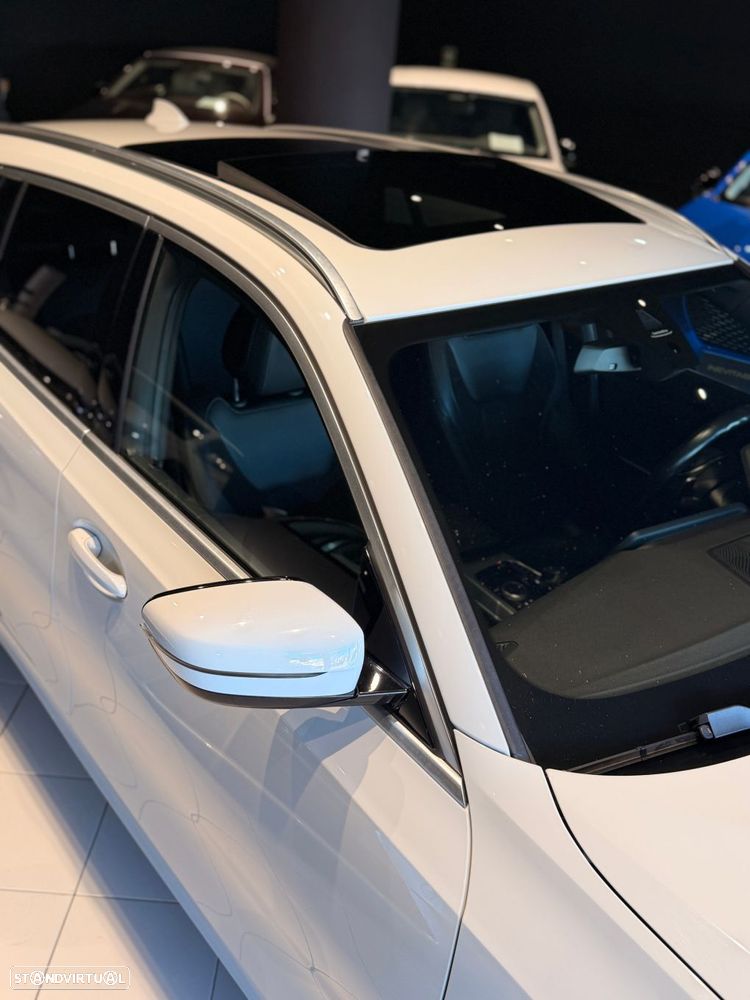 BMW 320 d Touring Pack Desportivo M Auto - 7