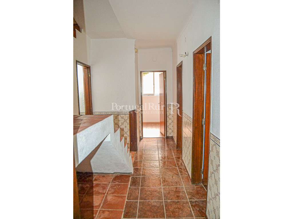 Moradia T5 com quintal, pronta a habitar, em Proença-a-Nova - Grande imagem: 2/45