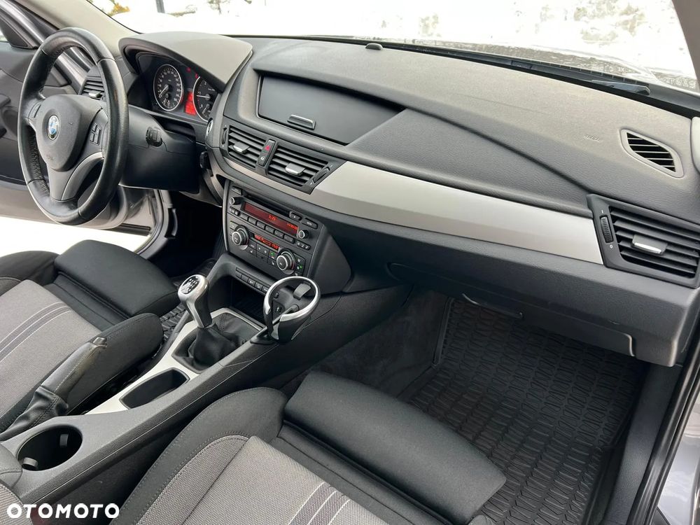 BMW X1 xDrive18d xLine - 12