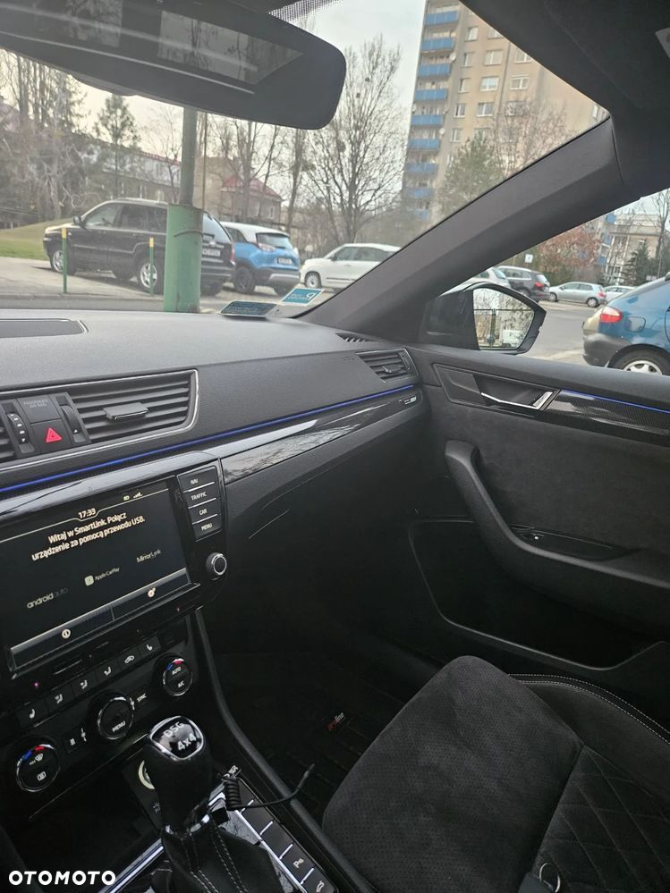 Skoda Superb 2.0 TDI SCR 4x4 Sportline DSG - 4